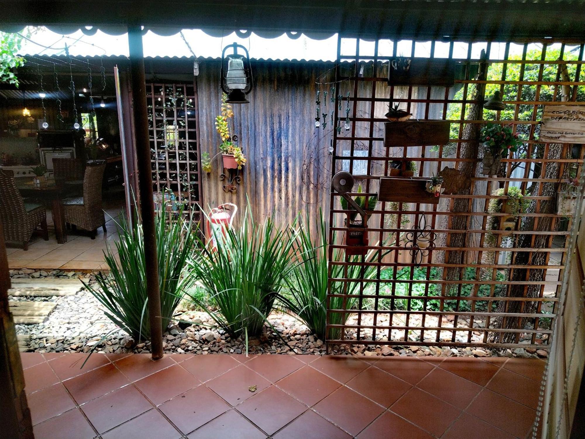 Africas Eden Guesthouse Mookgophong Exterior foto