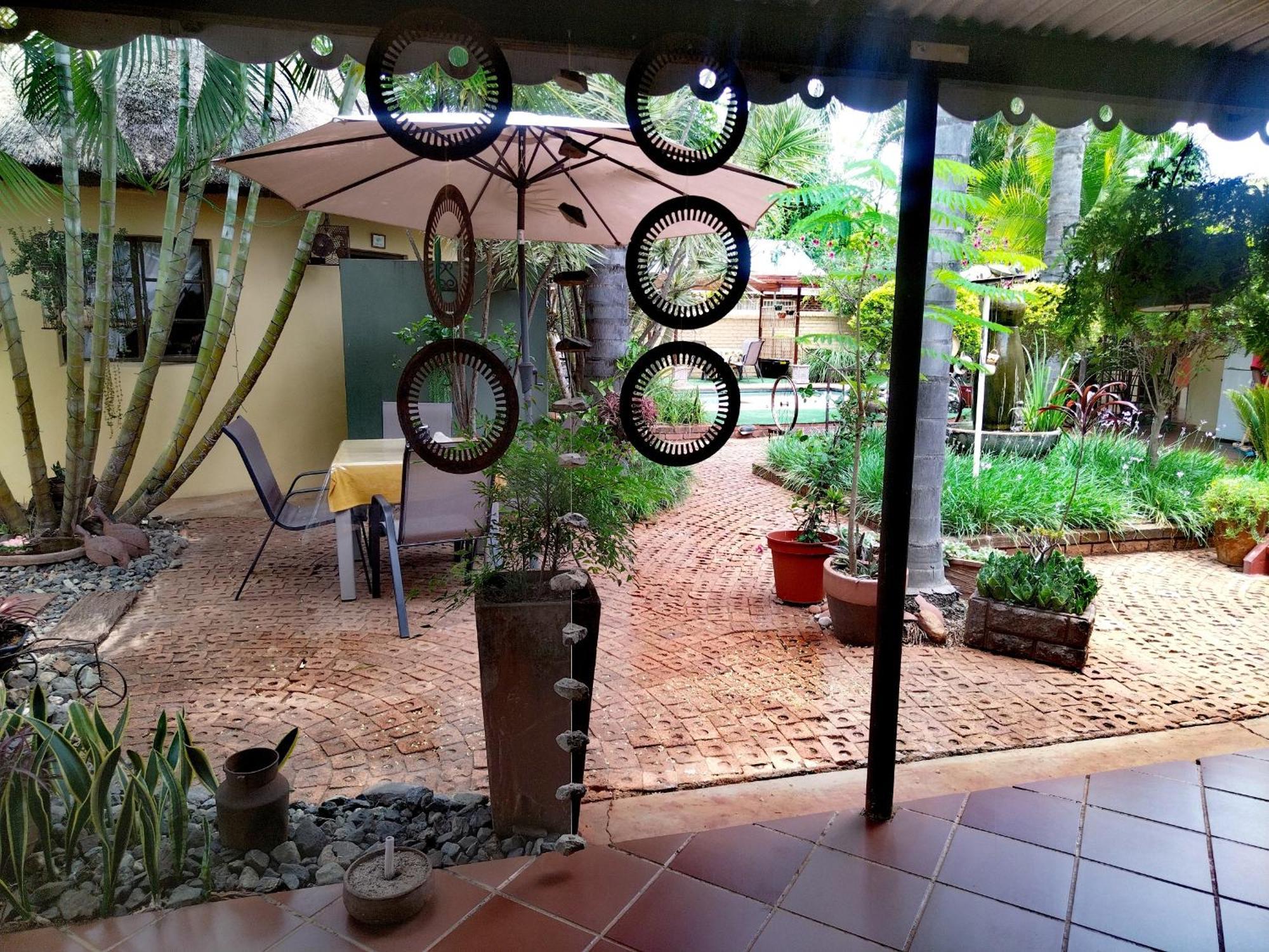Africas Eden Guesthouse Mookgophong Exterior foto